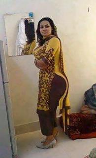 25P Hot indian moms