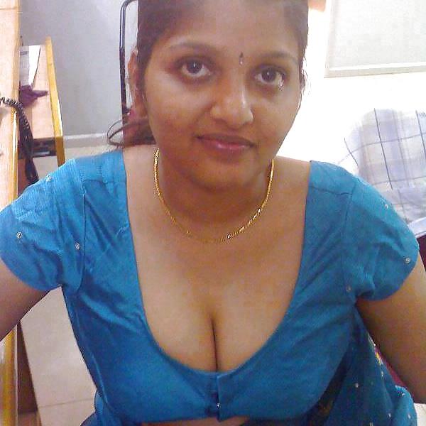 25P Hot indian moms