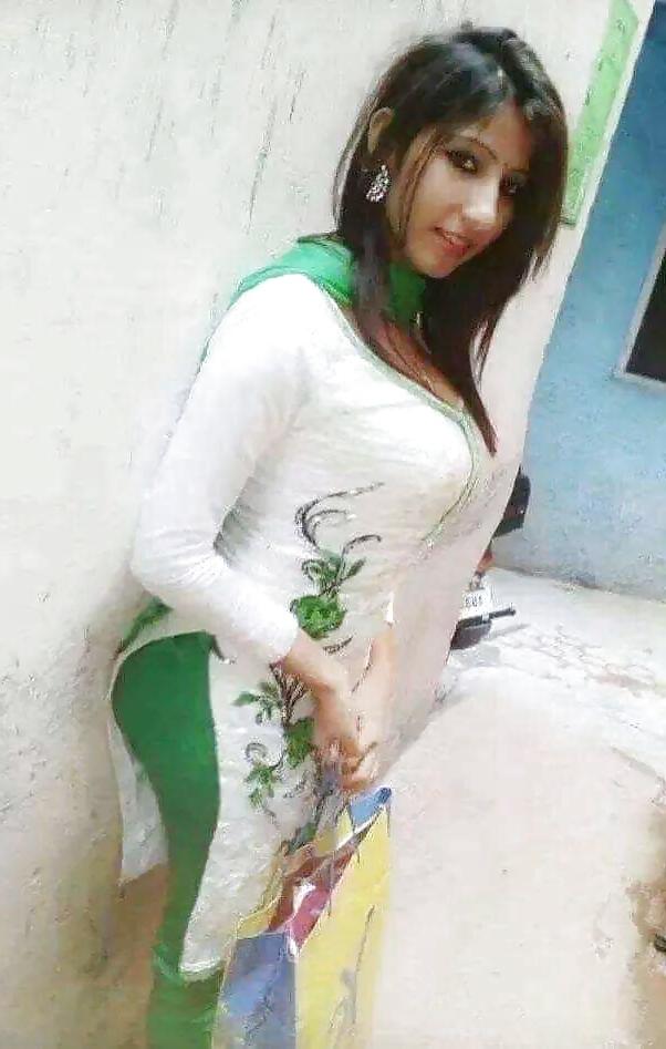 25P Hot indian moms