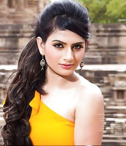 23P DESI HOT BABES