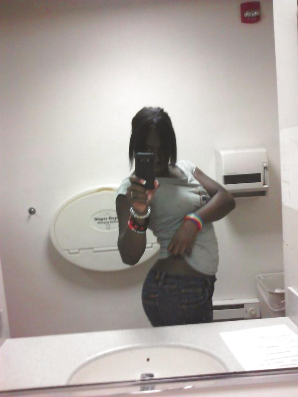 25P An american girl called Keshia Ly.