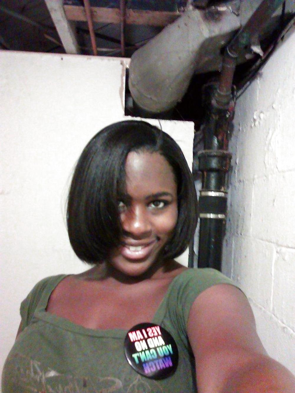 25P An american girl called Keshia Ly.