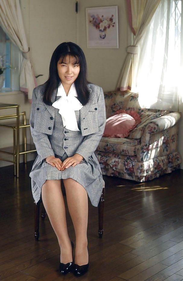25P White panties 25:Japanese bondage.