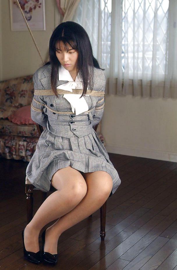 25P White panties 25:Japanese bondage.