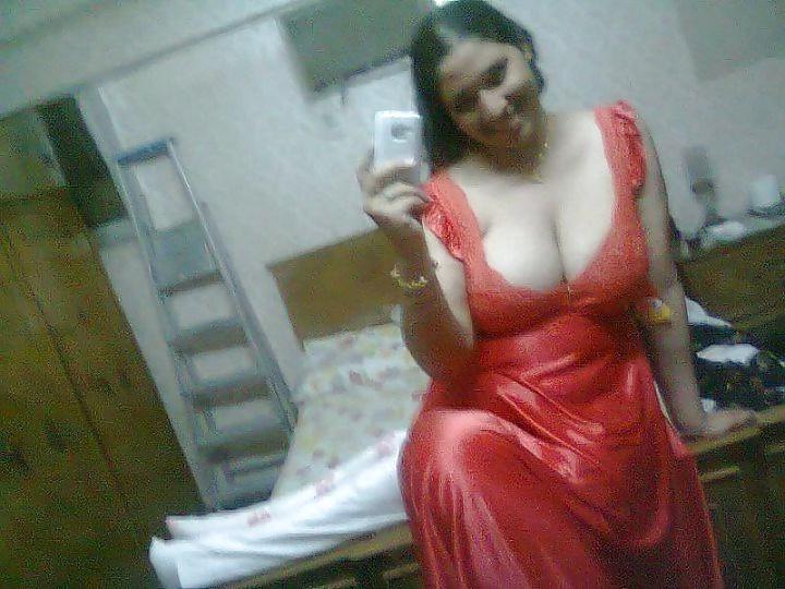 25P Egyptian wife 