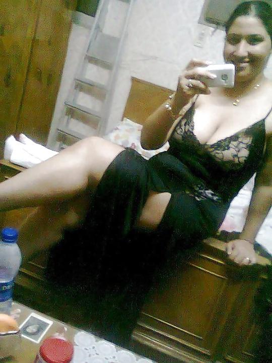 25P Egyptian wife 