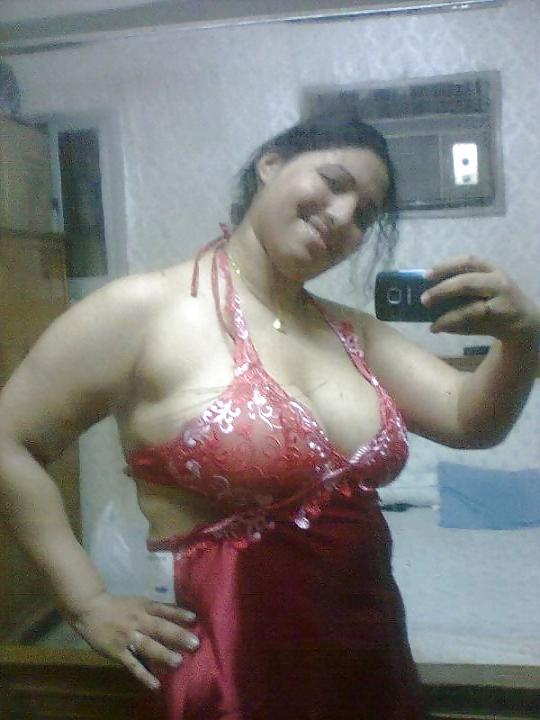 25P Egyptian wife 