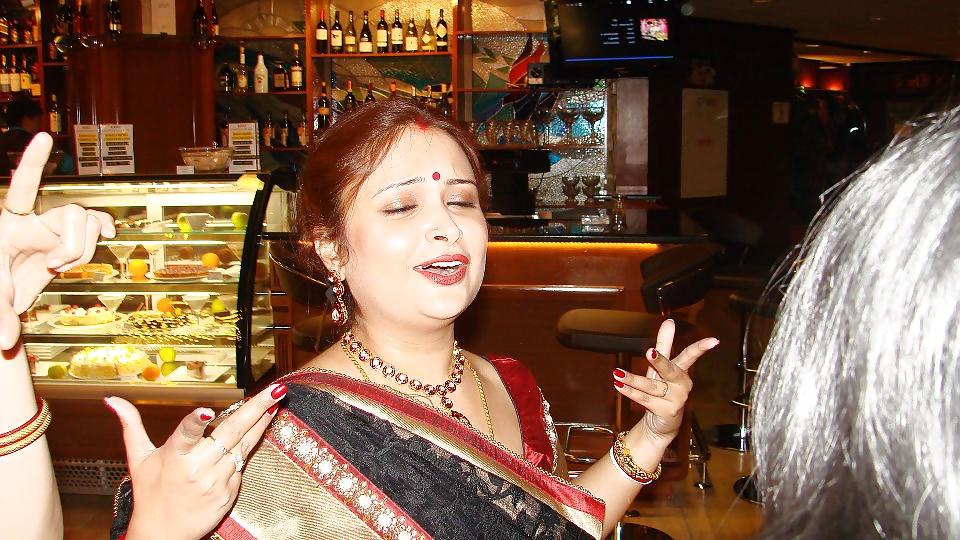 25P Sexy Indian Moms (never seen in internet before)