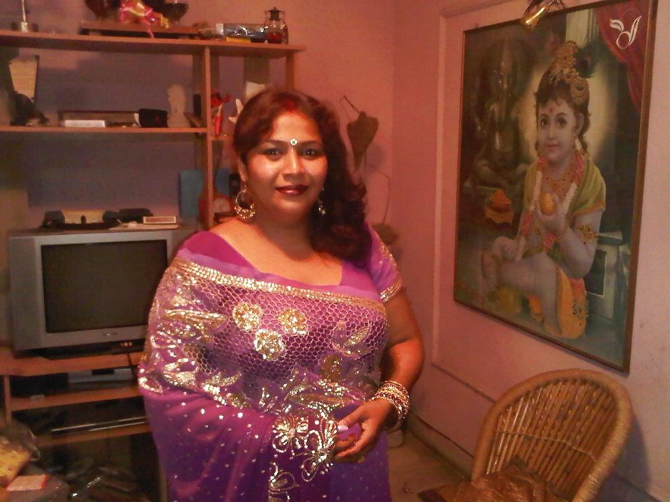 25P Sexy Indian Moms (never seen in internet before)