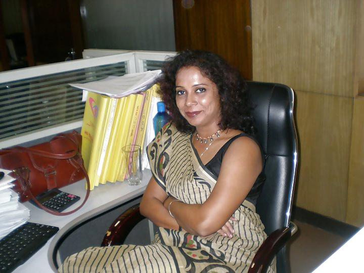 25P Sexy Indian Moms (never seen in internet before)