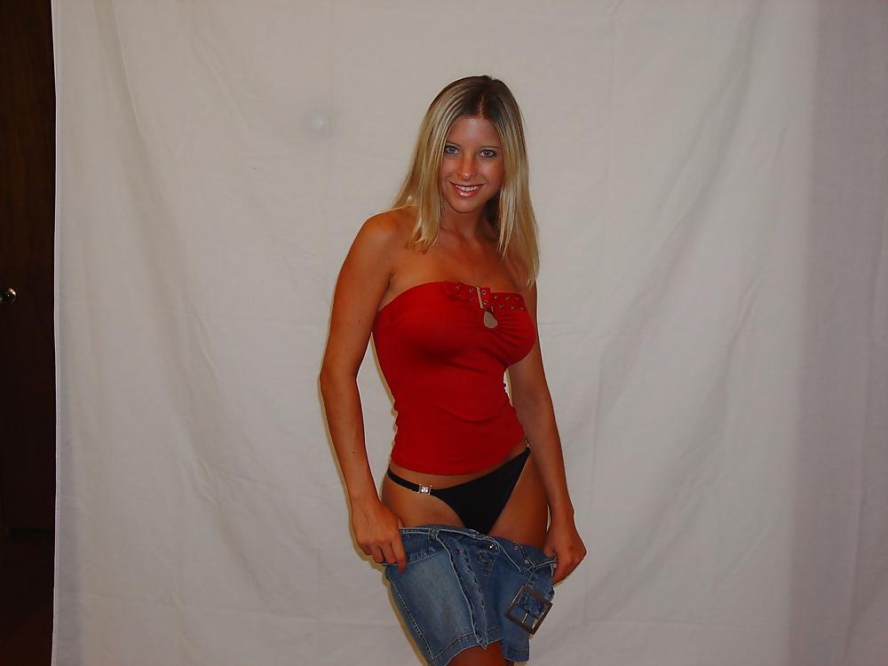 25P Big boobs blond
