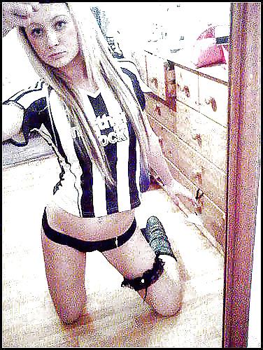 25P Sexy amateur sports fans