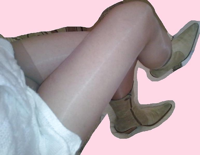 16P Sexy turkish shemale legs and boots