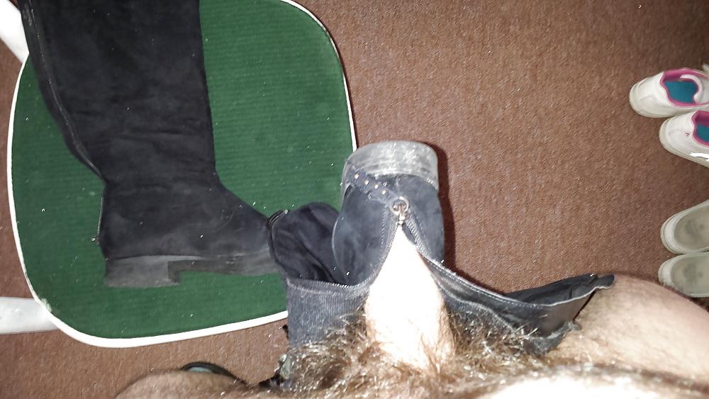 17P Black suede boots cummed