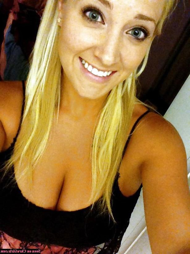 25P Big Tits - Sexy - Cleavage