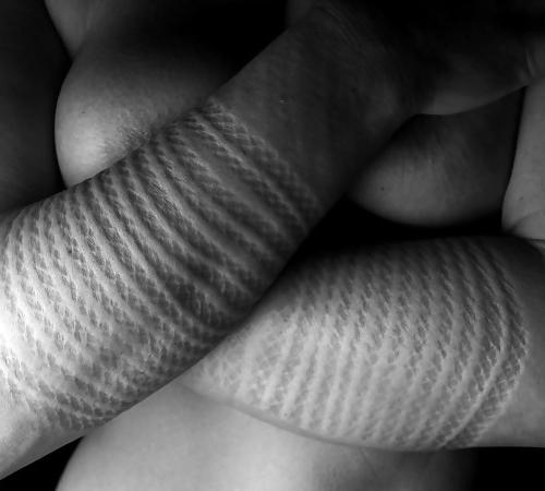 25P Women In Bondage