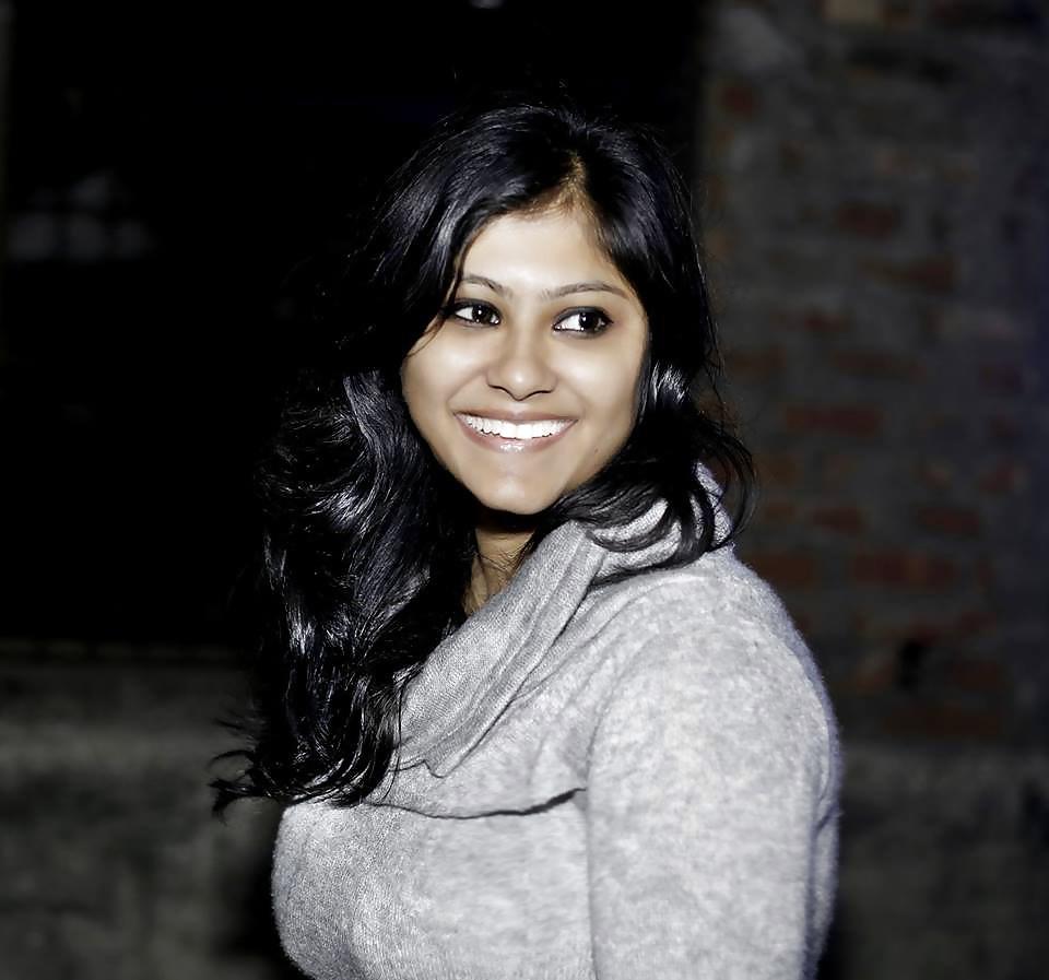 19P Chubby Indian girl nude