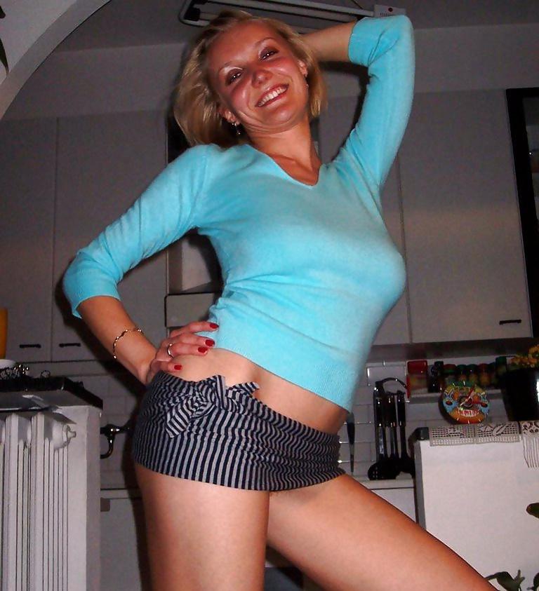 25P Private Pics - hot sexy blonde spanish MILF at home