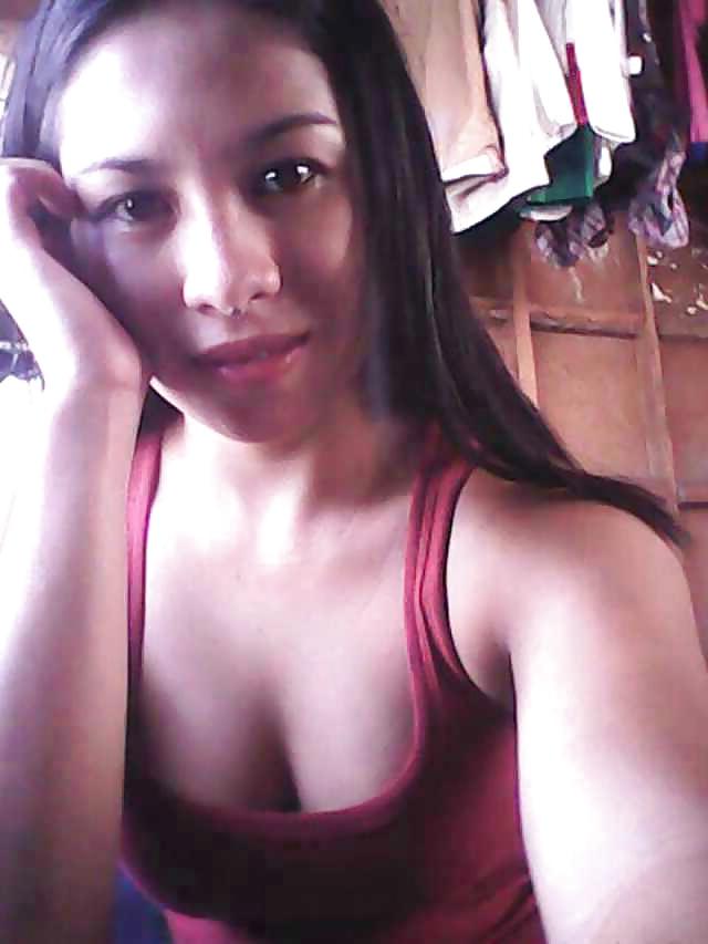 15P Philippine maid is a slut