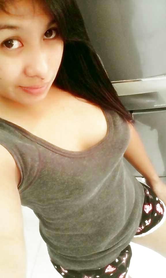 15P Philippine maid is a slut