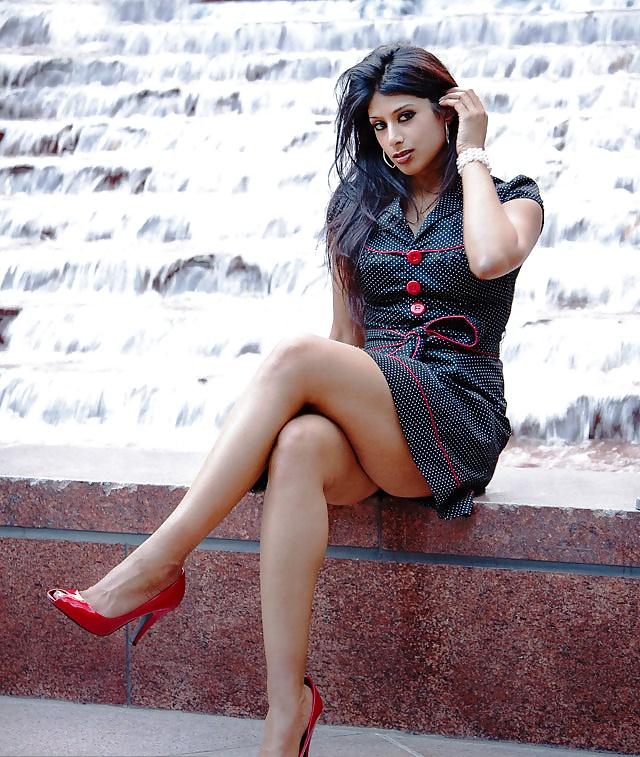 25P SEXY & HOT BABES