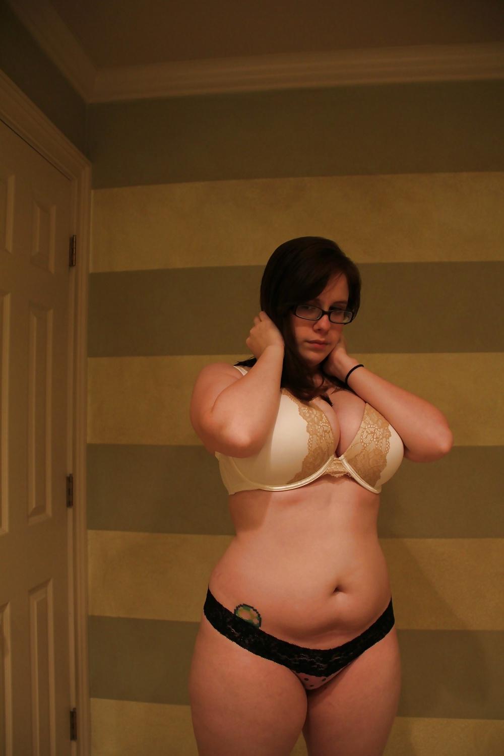 25P Nerdy with beautiful boobs