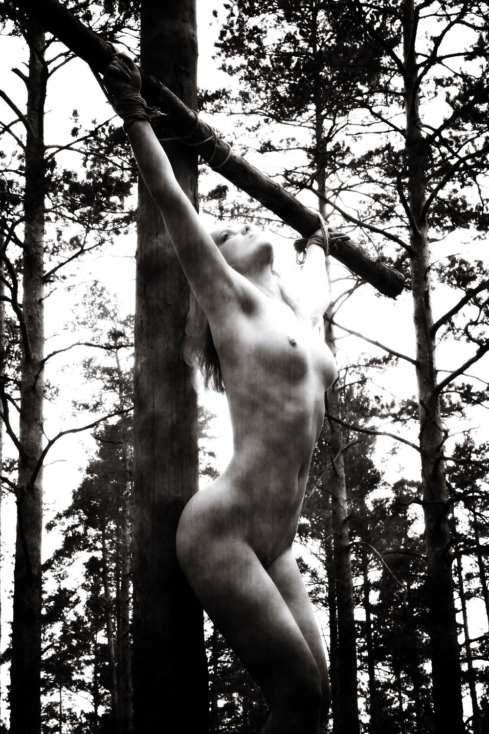 25P 7. Bondage outdoor