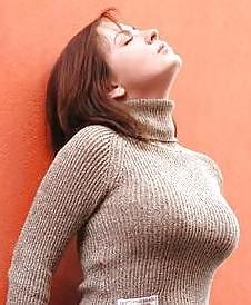 16P Sweater Tits