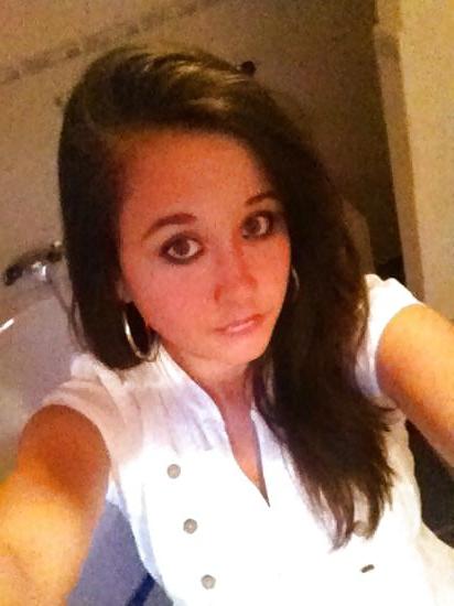 5P Une saloppe qui aime avalaer bcp de sperm 