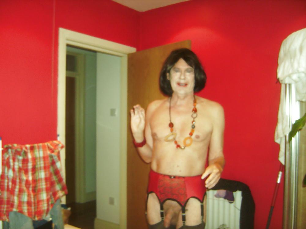 7P Red Garter Belt