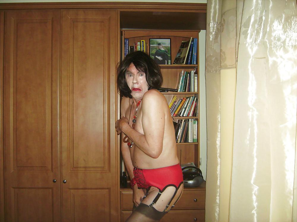 7P Red Garter Belt