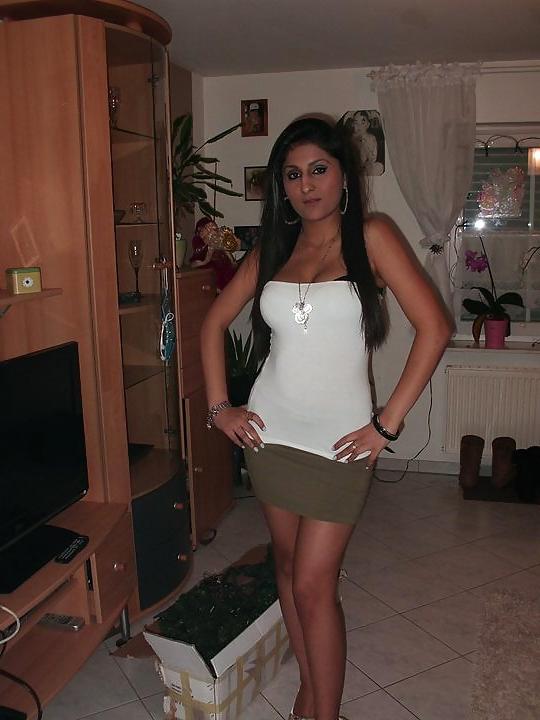 13P PERSIAN GIRLS