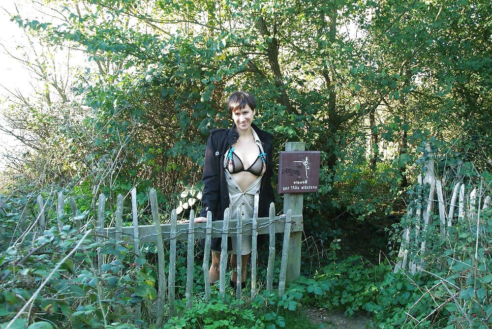 11P UK Amateur Wife 04