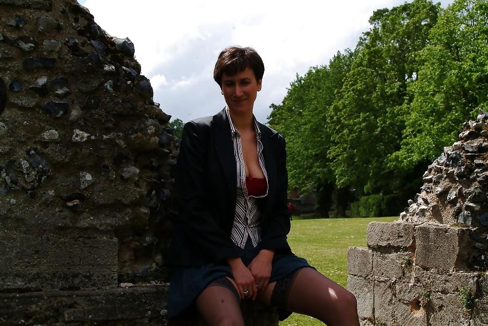 25P UK Amateur Wife 01