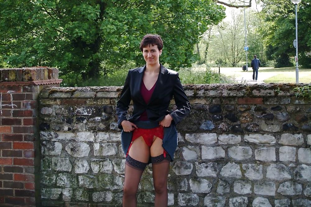 25P UK Amateur Wife 01