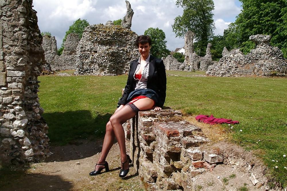 25P UK Amateur Wife 01