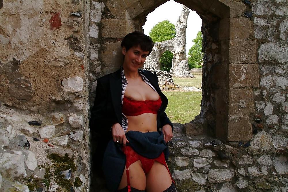 25P UK Amateur Wife 01