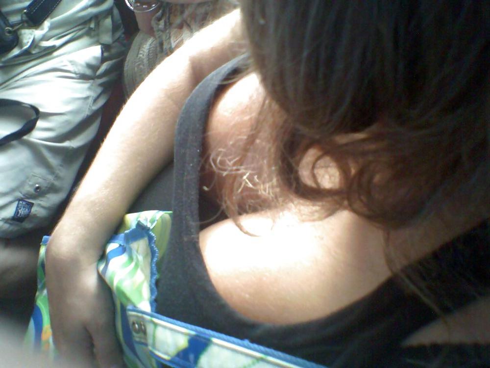 24P Downblouse Boobs