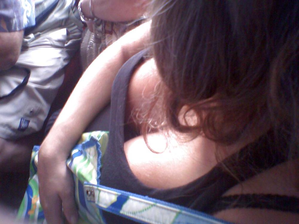 24P Downblouse Boobs