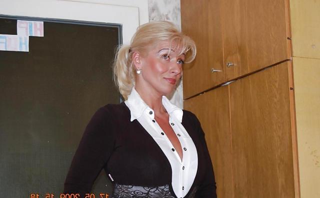 25P UK Beautiful Milf