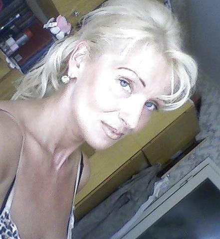 25P UK Beautiful Milf