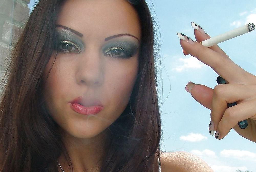 5P Smoking Sluts