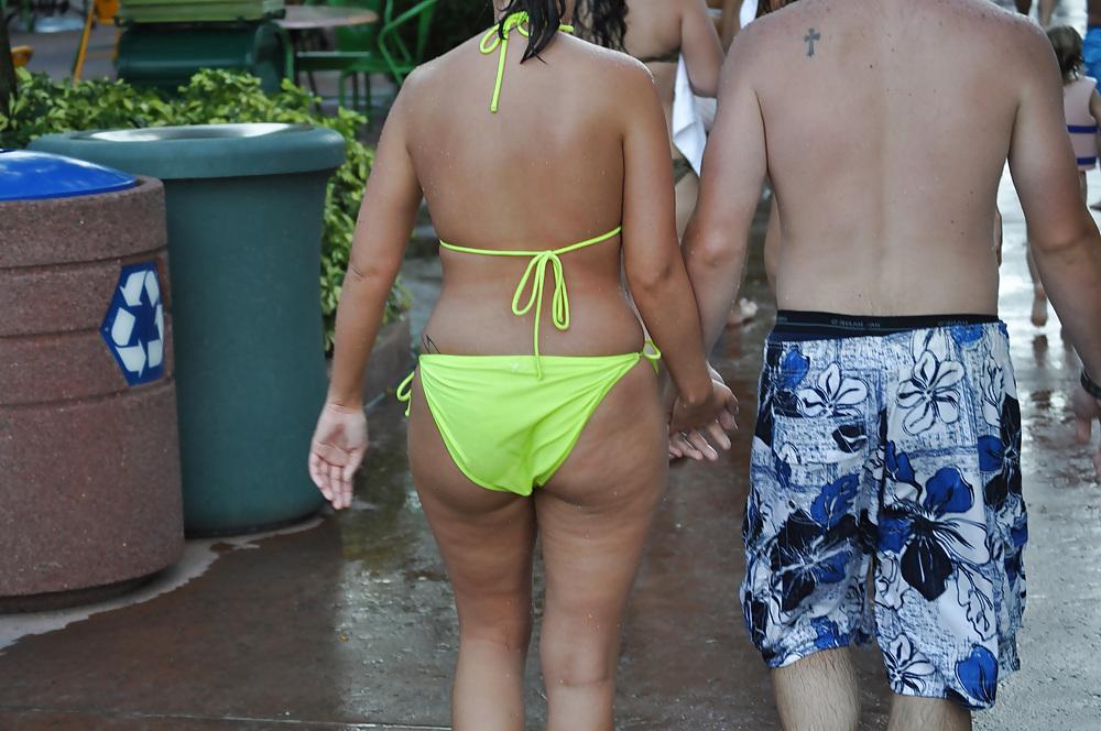 14P Is that my Mom?  Public Voyeurism at its best!