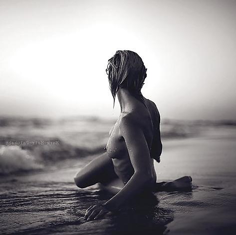 25P Erotic Beach Babes - Session 2