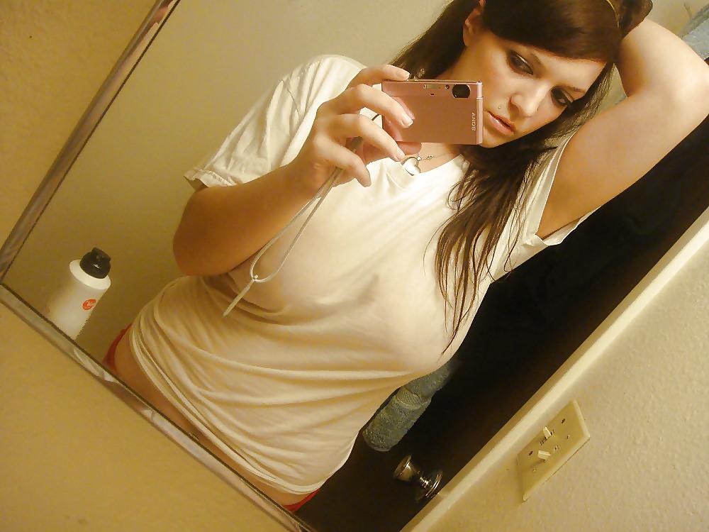 25P Smoking Hot Brunette Camgirl (Busty winter) Photo Gallery #2