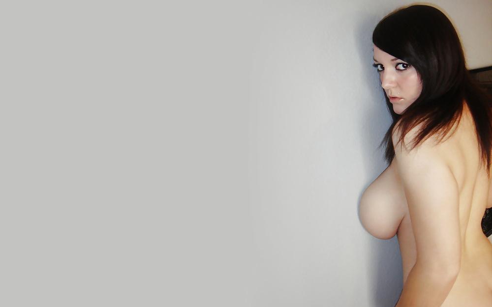 25P Smoking Hot Brunette Camgirl (Busty winter) Photo Gallery #2