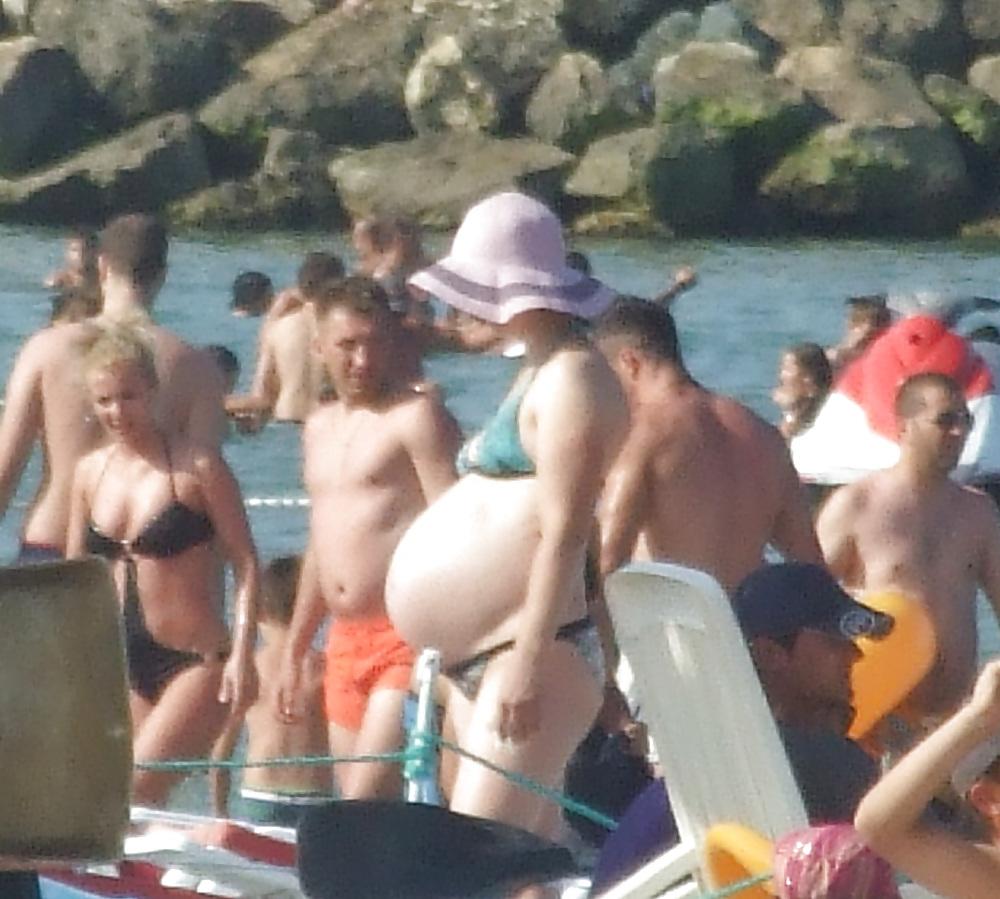 12P Romanian amateur pregnant wife