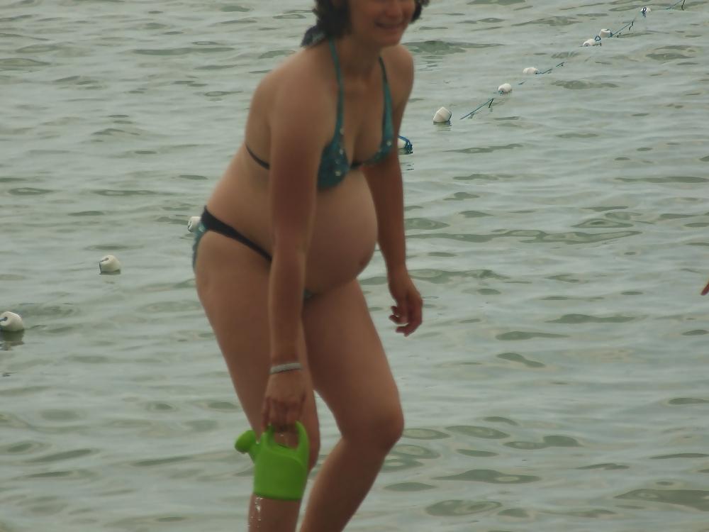 12P Romanian amateur pregnant wife