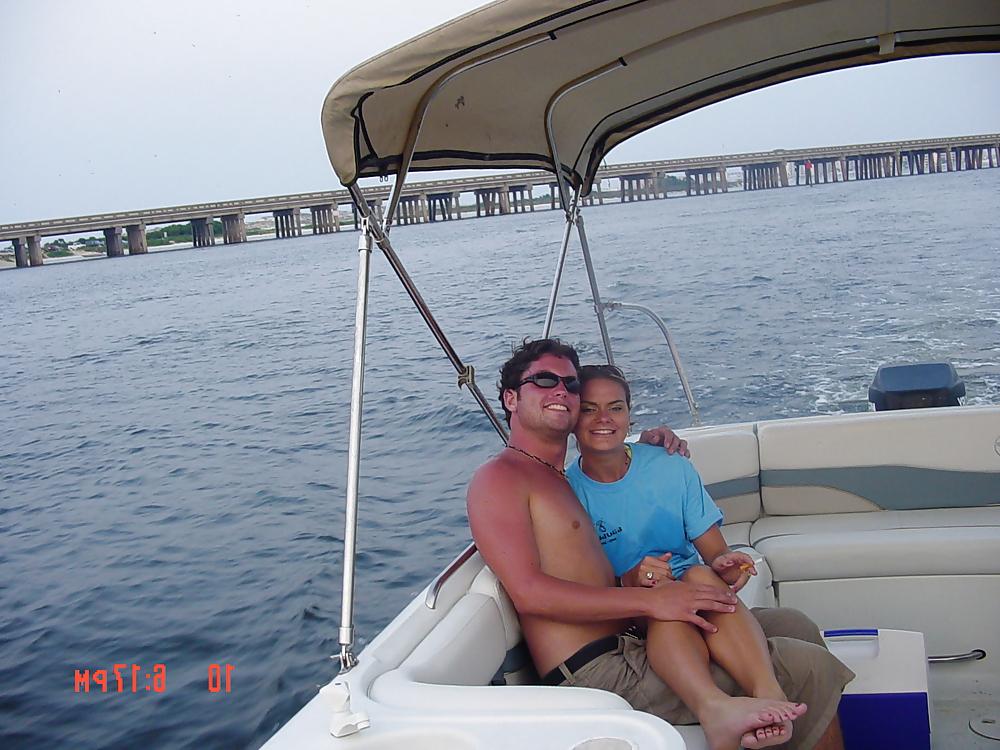 25P Big Boobs Girl On Boat