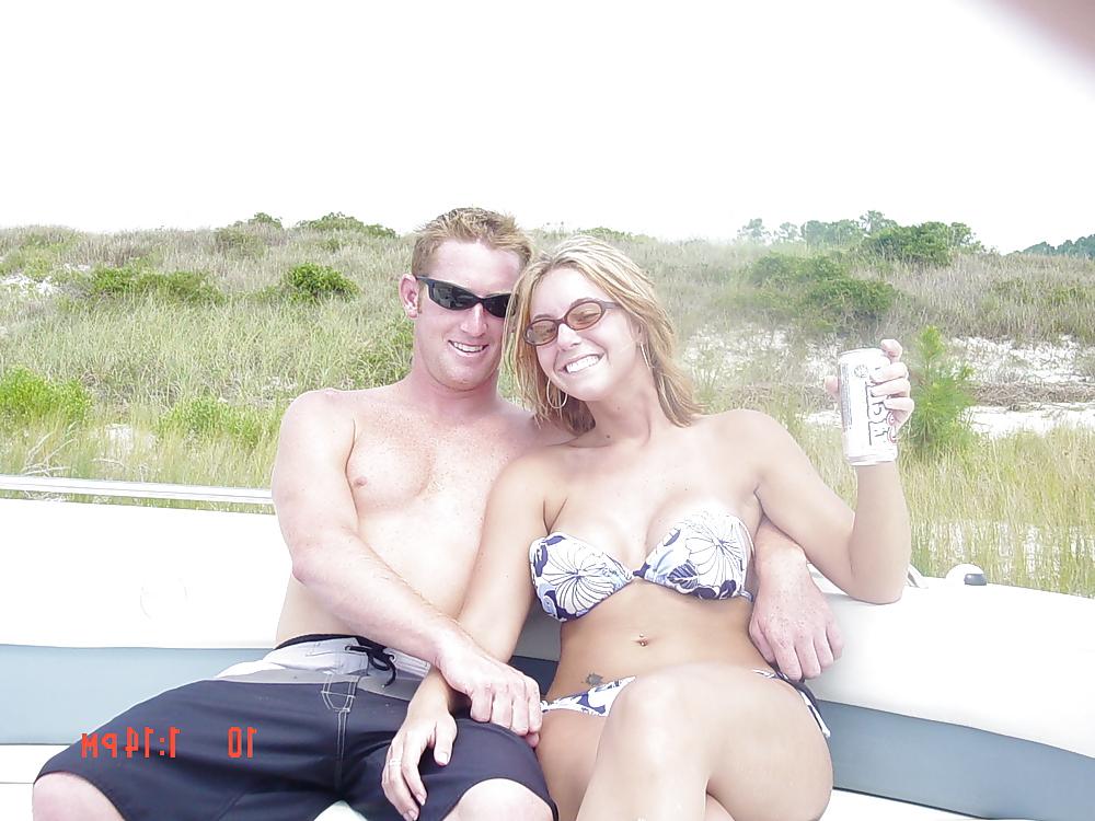 25P Big Boobs Girl On Boat